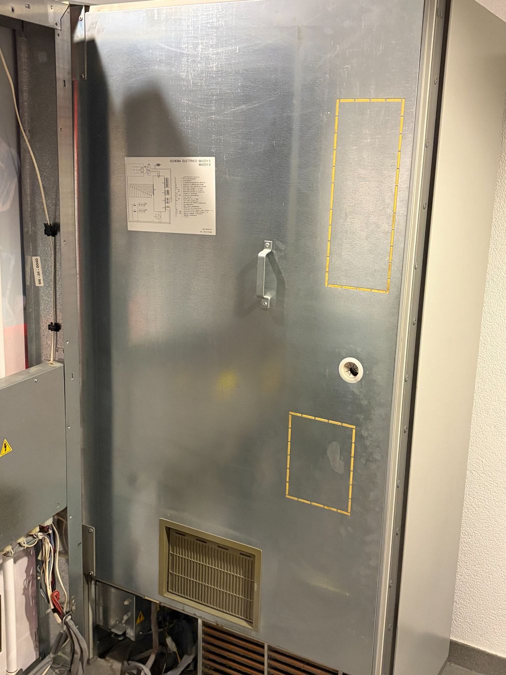 Sonstiges für die Gastronomie & Hotel: Automate boissons – Defekt aus Prez-vers-Noréaz von Flo2L 4
