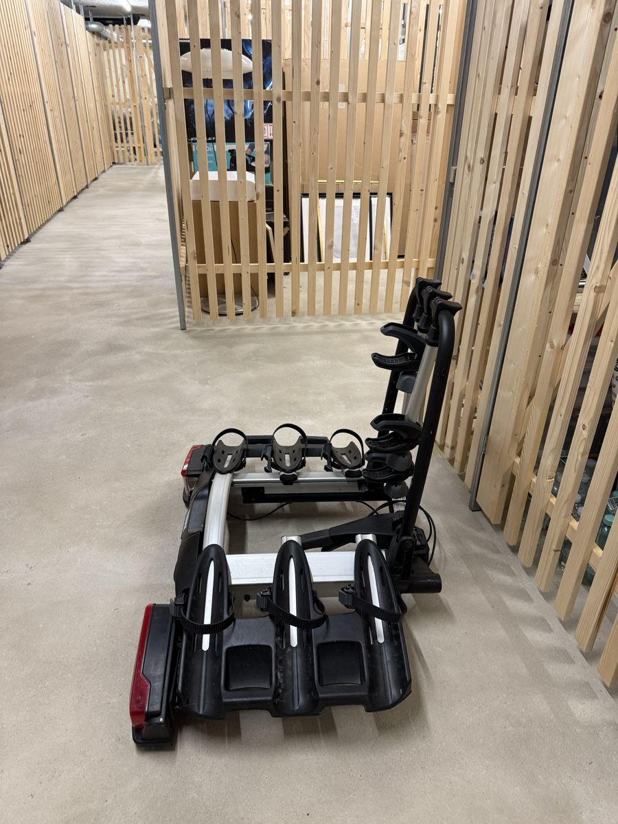 Thule Portapacchi: Fahrradträger Thule VeloCompact – Usato da Basel venduto da AlexG31 1