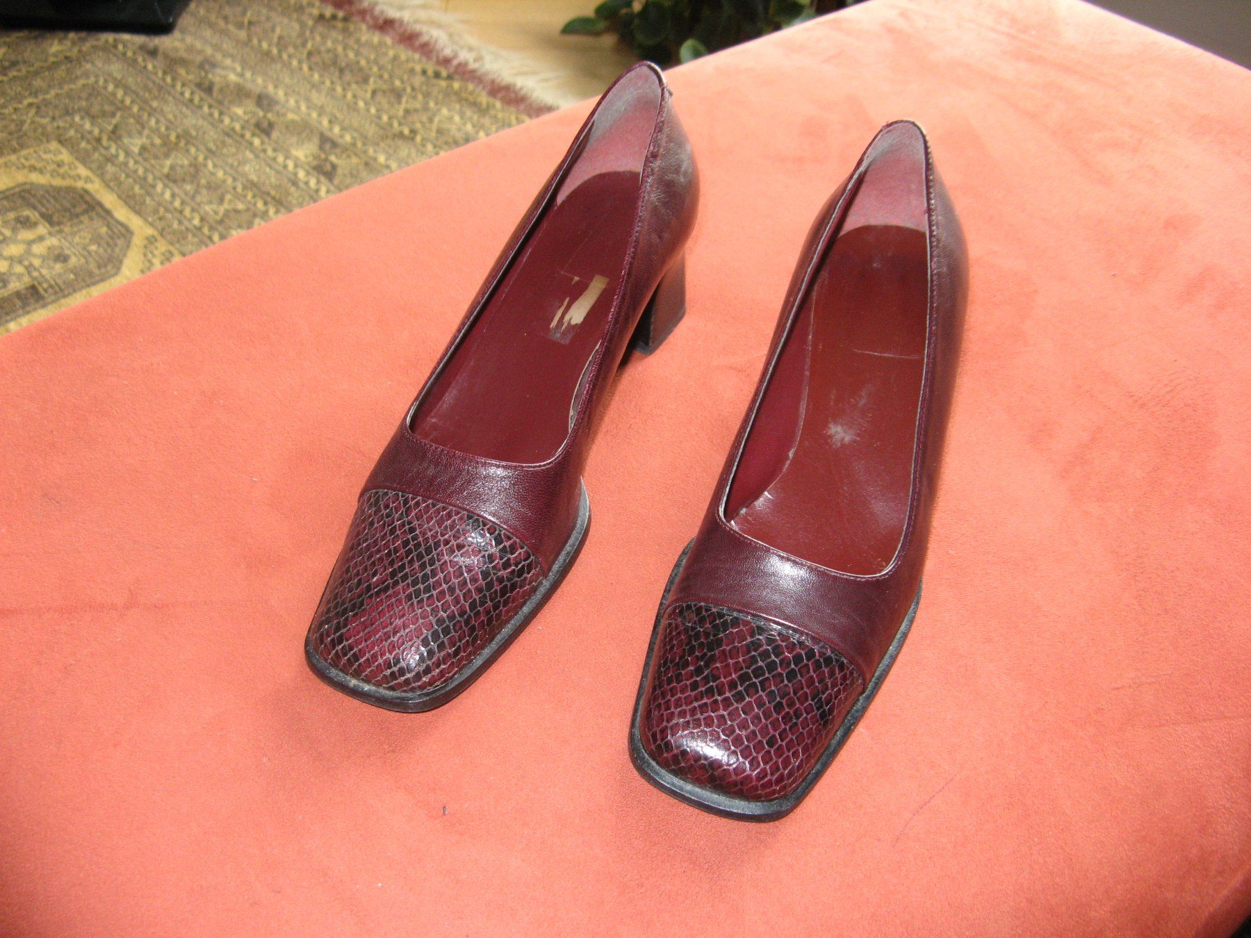 Damenschuhe: dunkelrote Leder Pumps Gr. 39 – Gebraucht aus Zürich von apil 3
