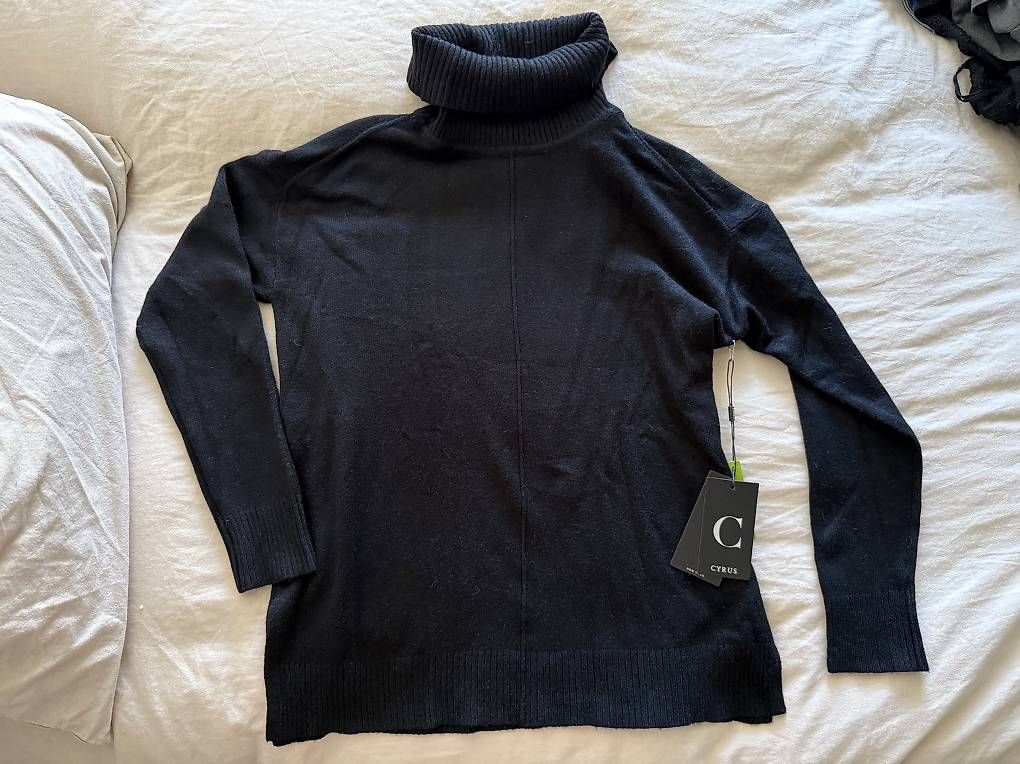 Maglioni & Felpe: Black Turtleneck Sweater size Small – Usato da Zürich venduto da car_v988