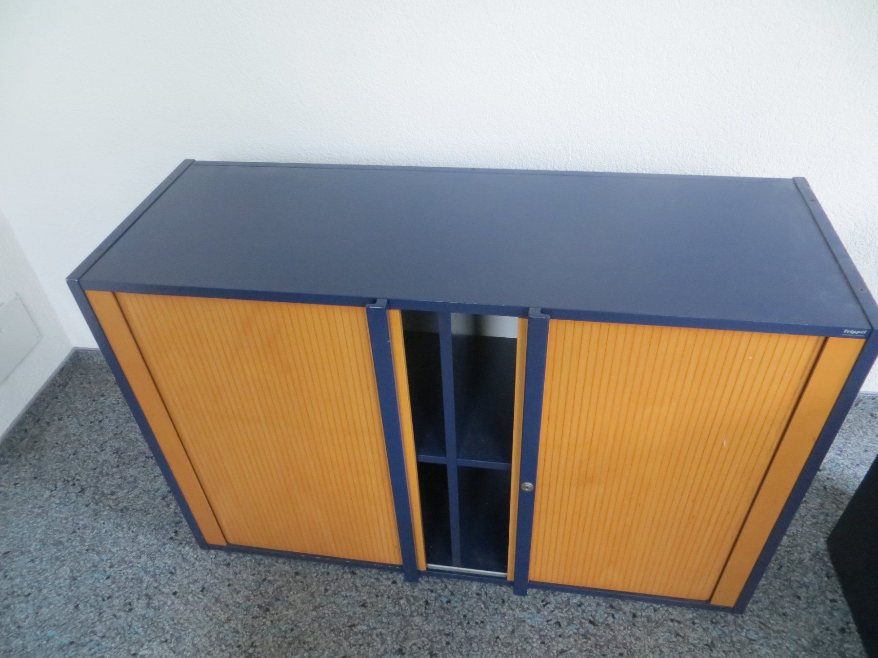 Armadi: Aktenschrank Sideboard mit Schiebetüren – Usato da Allenwinden venduto da Elbruba