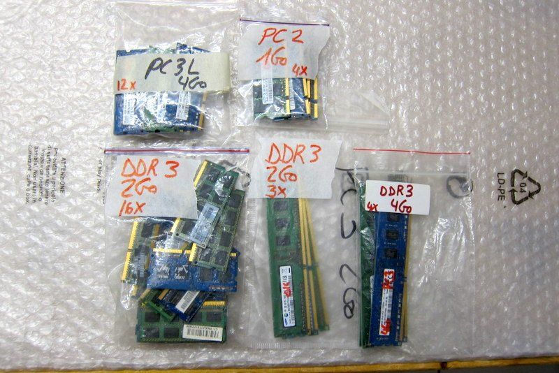 LOT DE 37 barrettes memoires / RAM diverses pour PC - Bon état EUR 29