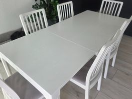 Weisser Esstisch 120x80 (ausgezogen 180x80) mit 6 Stühlen