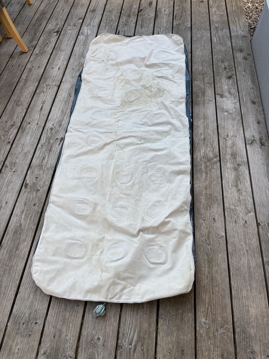 Materassi: Luftmatratze Quechua 120x200cm  – Usato da Zürich venduto da Orionos 2