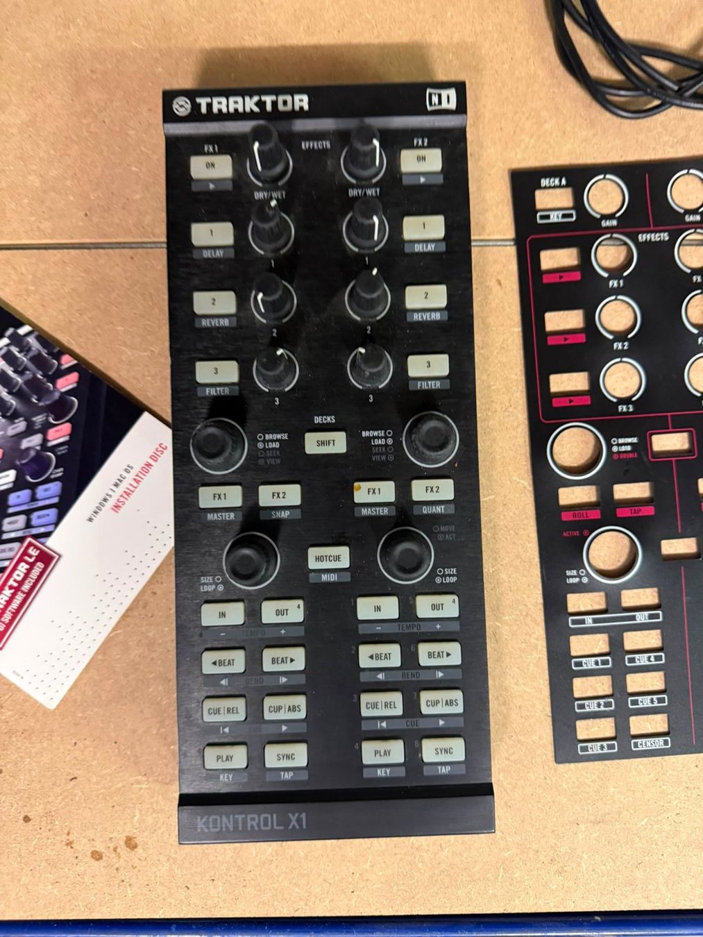 Traktor Console di mixaggio: Native Instruments NI Traktor Control X1 USB Controller – Usato da Bern venduto da diesdastrallala