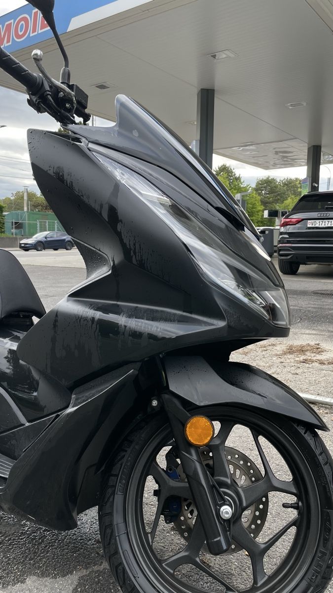 Honda Scooters: PCX Honda Scooter – Gebraucht aus Lausanne von Victor0421 2