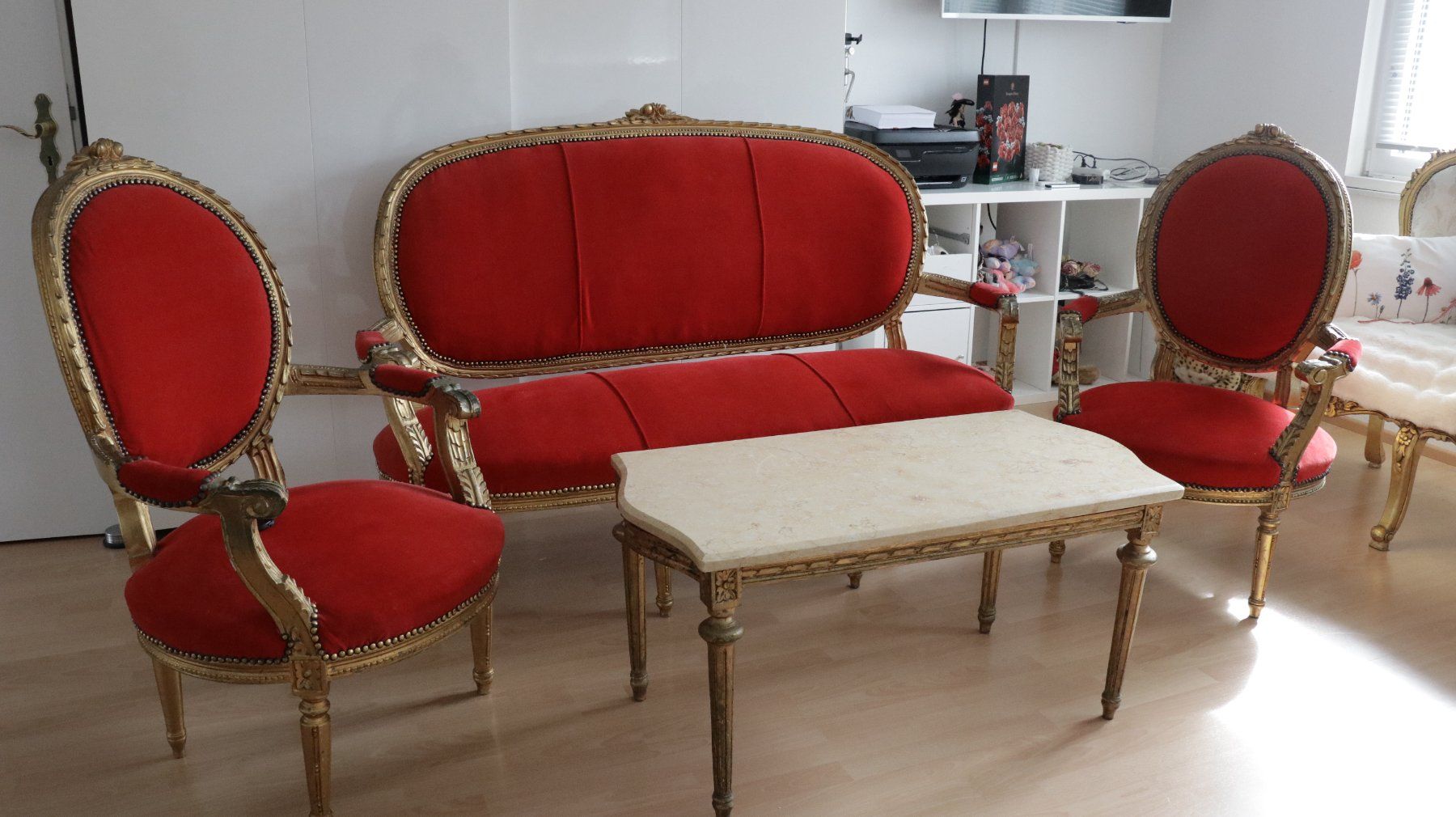 Set di tavolo e panche: Stühle und Sofa ,TISCH.LOUIS XVI – Usato da ZEININGEN venduto da NEW70