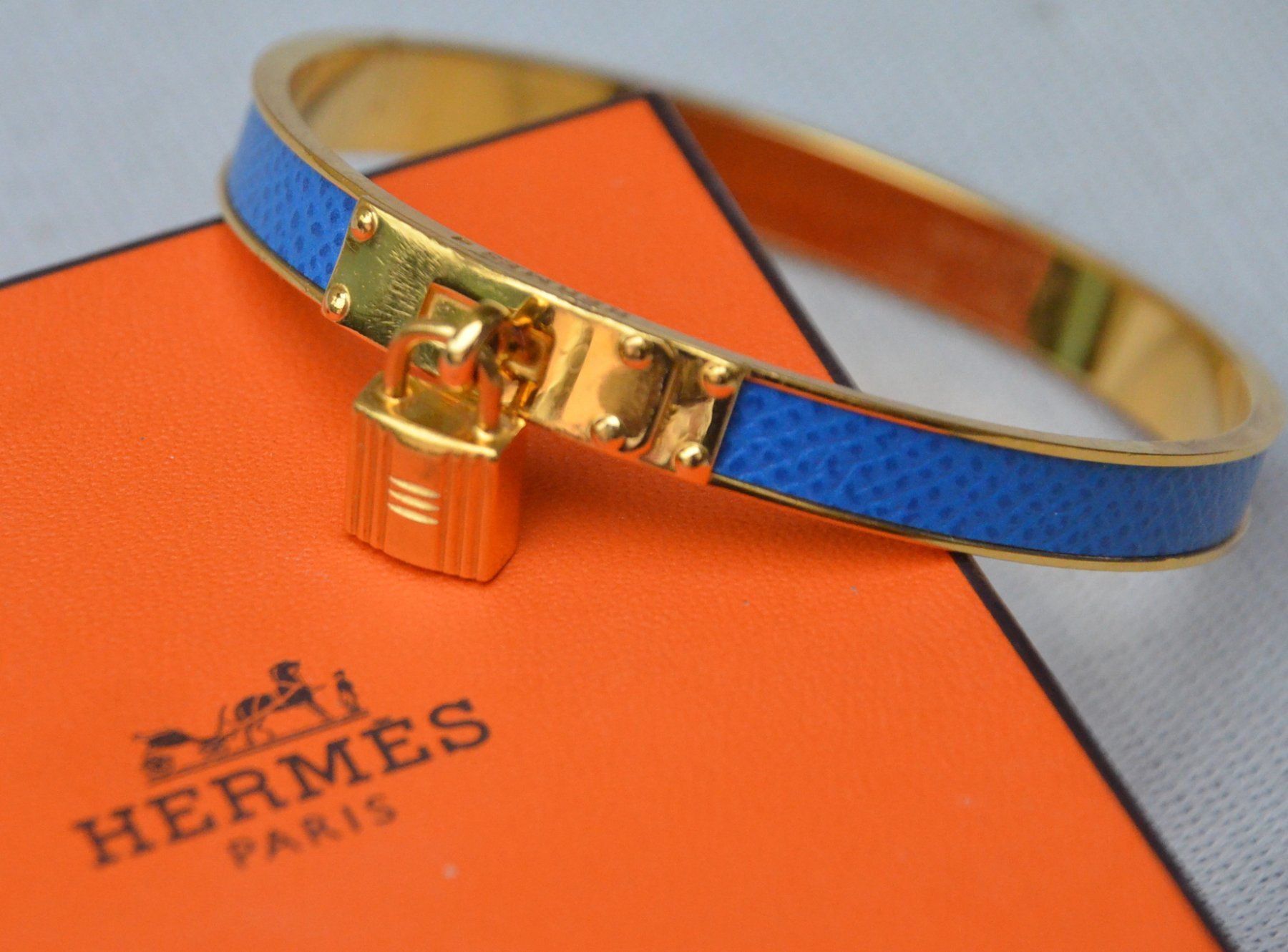 Hermès Bracciali & Braccialetti: Hermès Kelly Armband / bracelet – Usato da Collonges venduto da Auganien