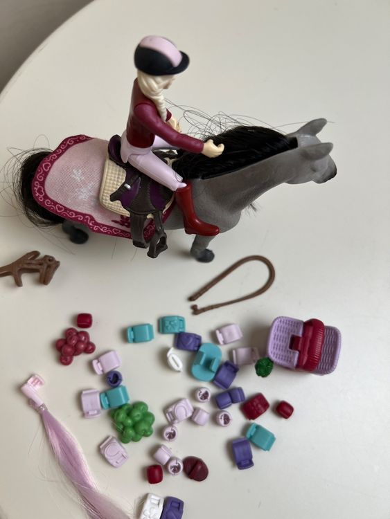 Schleich Horse Club Pferd mit Mähne, Reiterin und Zubehör | Kaufen auf