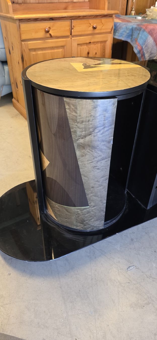 Mobili TV: Schwarzer Design Bar-Schrank mit Schubladen. Gebrauchspuren – Usato da Wittenbach venduto da gruezi-schwiz 5