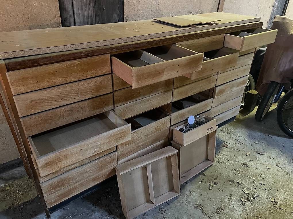 Cassettiere: Apothekerkommode /Meuble de pharmacie – Usato da Chesalles sur Oron venduto da cajealti