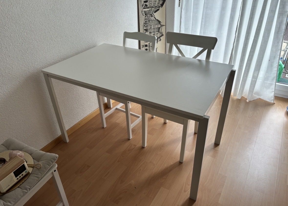 Tische: Ikea Tisch – Gebraucht aus Biel/Bienne von LadinaM12