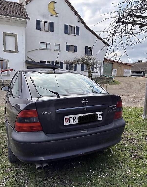 Automobili: Opel Vectra automatique à vendre – Usato da Sion venduto da ALDANUBE 4