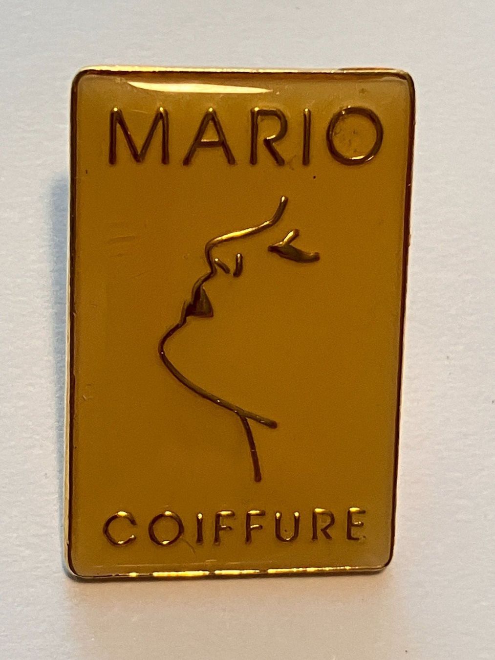 Plaketten & Abzeichen: 1 Pin Mario Coiffure – Gebraucht aus Basel von djwwpp