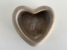 Schale / Herz aus Zement
