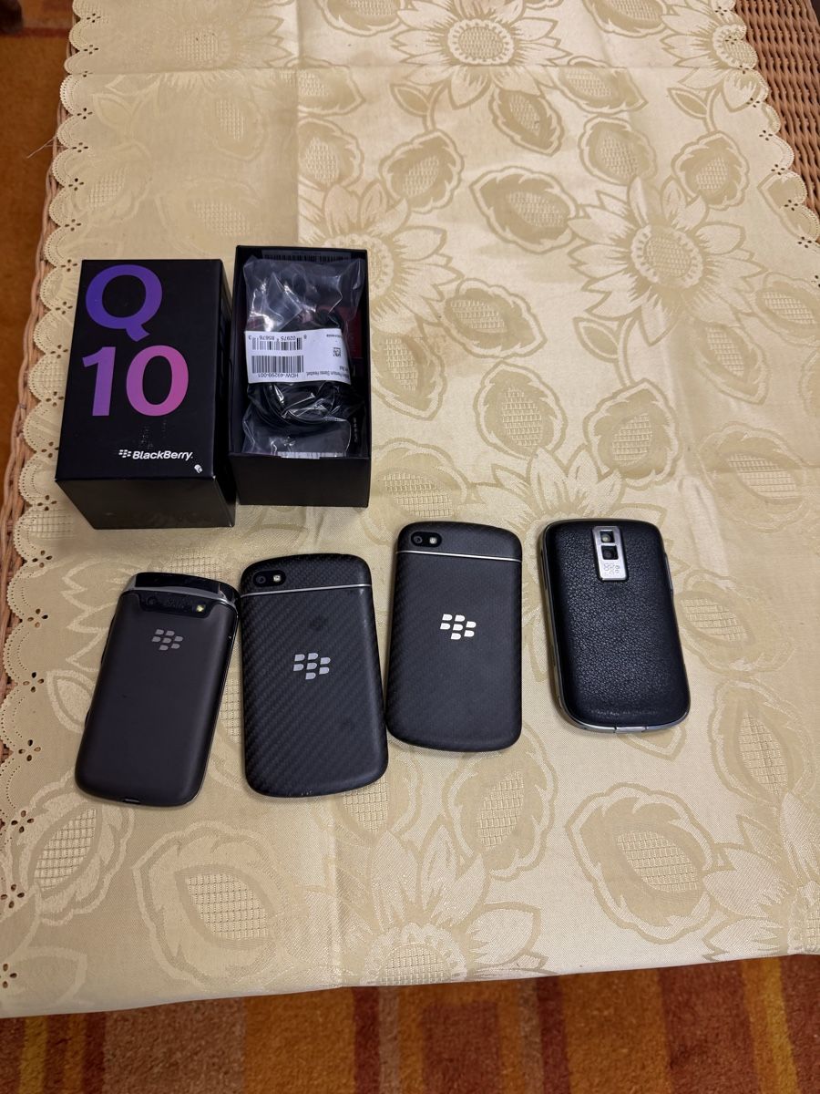 Blackberry Portables: BlackBerry Handy 4 Stück  – D'occasion à Zürich par Zvijerka 4