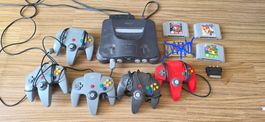 Nintendo 64 Konsole mit 5 Controllern und Spielen
