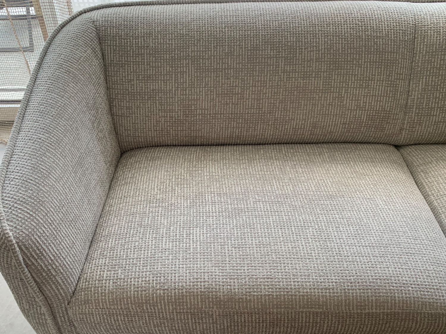 Livique Divani: Canapé 3 places tissu gris-blanc comme neuf – Nuovo (secondo la descrizione) da Villeneuve VD venduto da ann_gj59 5
