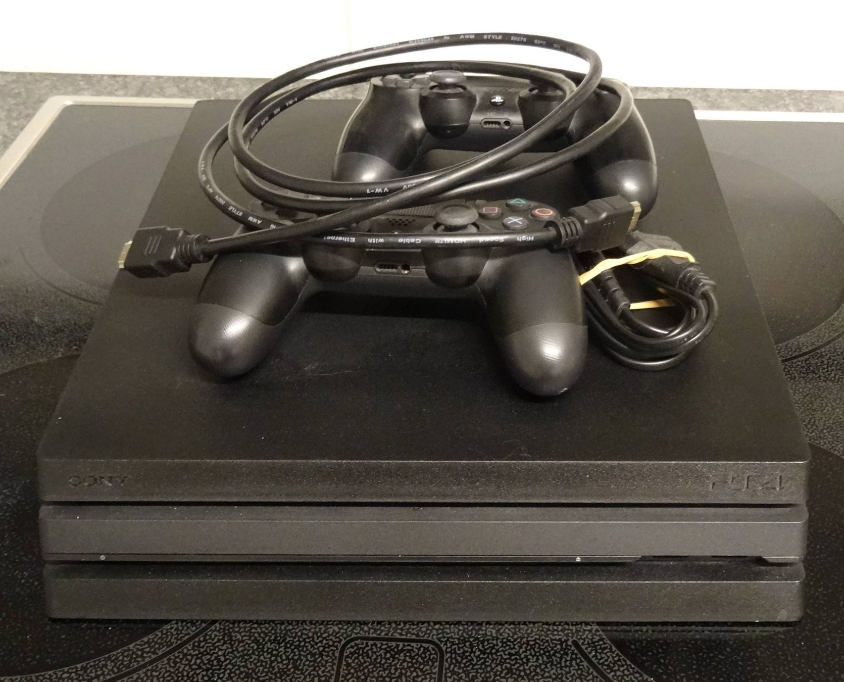 Sony Console: Playstation 4 Pro -> Firmware 9.0 – Usato da Rheinfelden venduto da Silver75