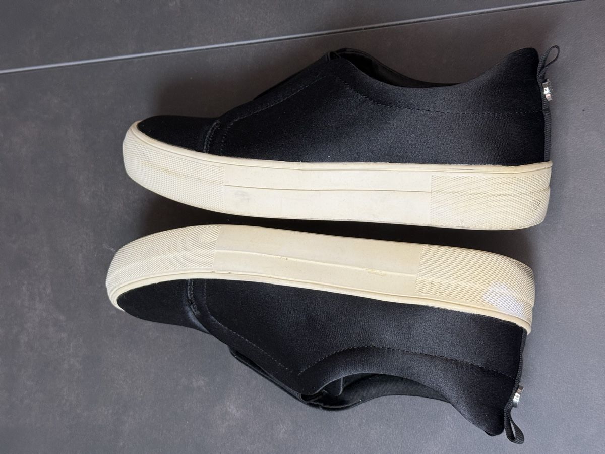 Steve Madden Scarpe da donna: Steve Madden Slip-On Sneaker Schwarz Gr. 38 – Usato da Wallbach venduto da ale_db7t 1