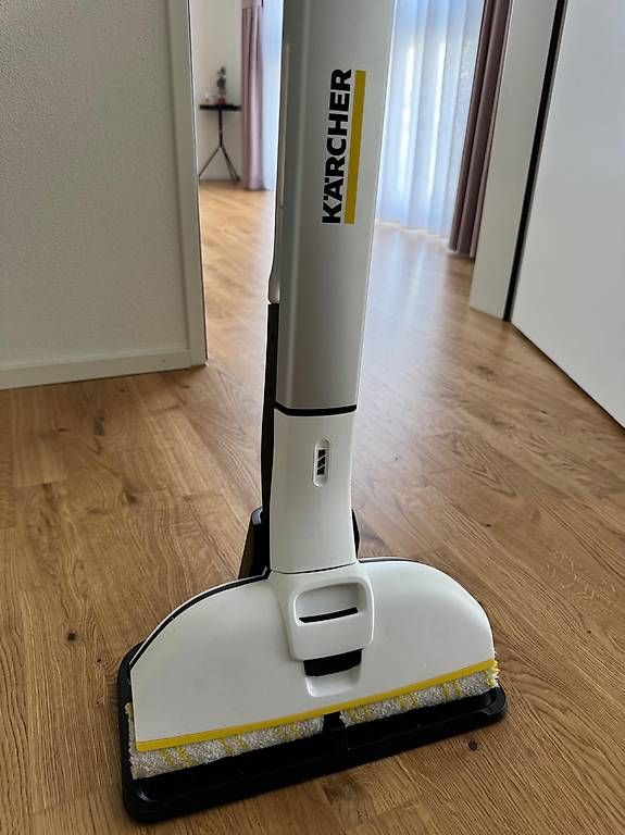 Kärcher Tutte le macchine: Kärcher elektr. Wischmopp – Usato da Rümlang venduto da emine.k 1
