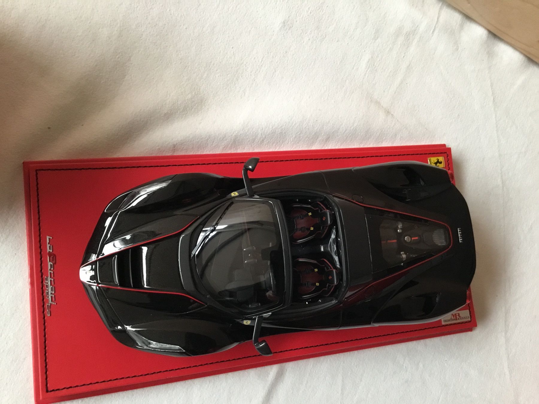 Ferrari Modellini d'auto: MR Modellauto / LaFerrari Paris MS2016 / 1:18 / FE020A – Nuovo e nell'imballaggio originale da Brig venduto da Sonne11 8