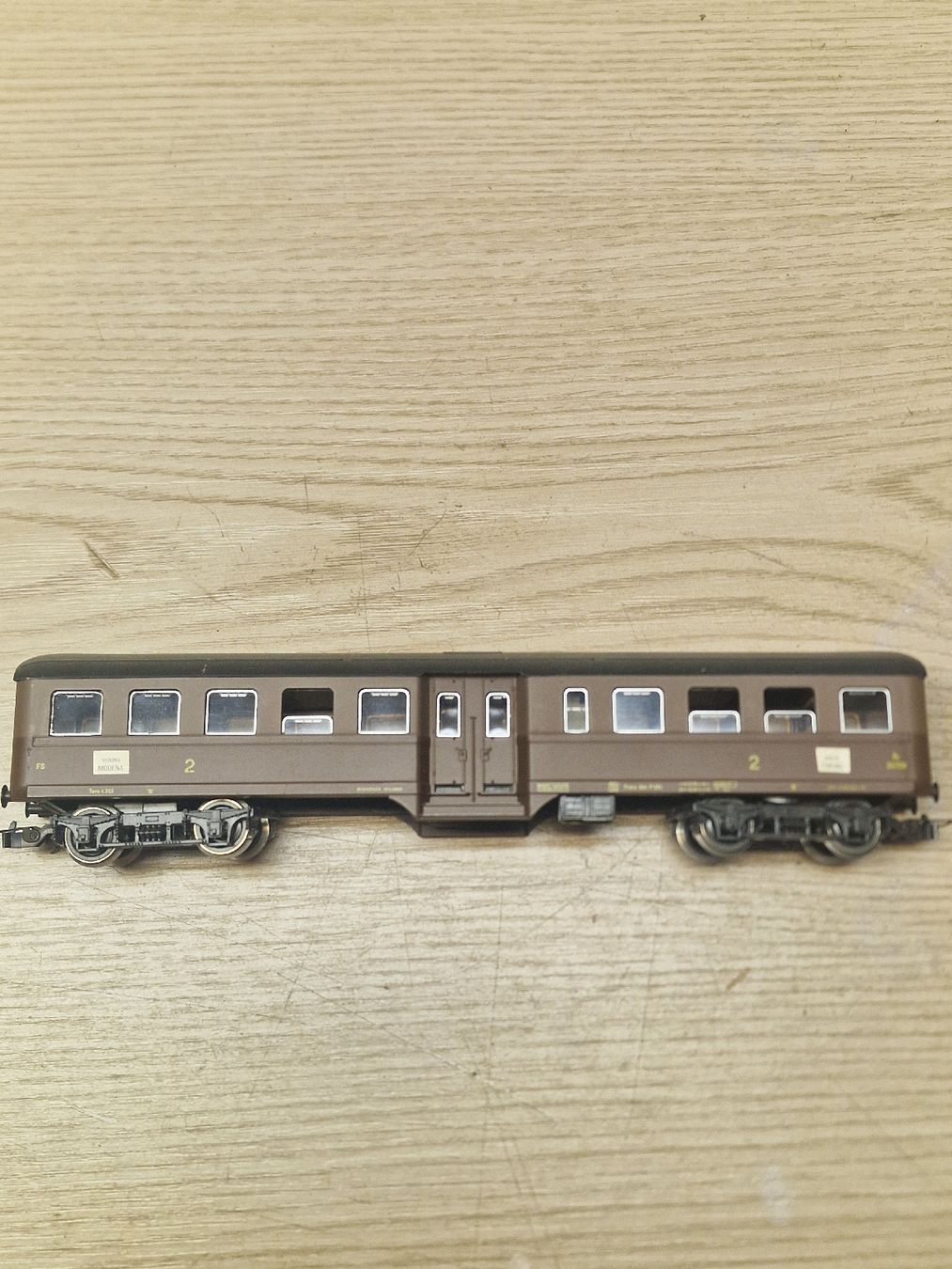 Rivarossi Modellini di ferrovie: Rivarossi HO 2cl.personnenwagen – Usato da Herzogenbuchsee venduto da ioa_zcm6