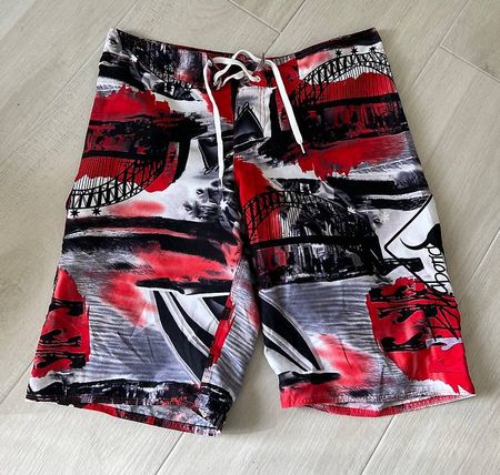Magnifique short Billabong rouge blanc et noir