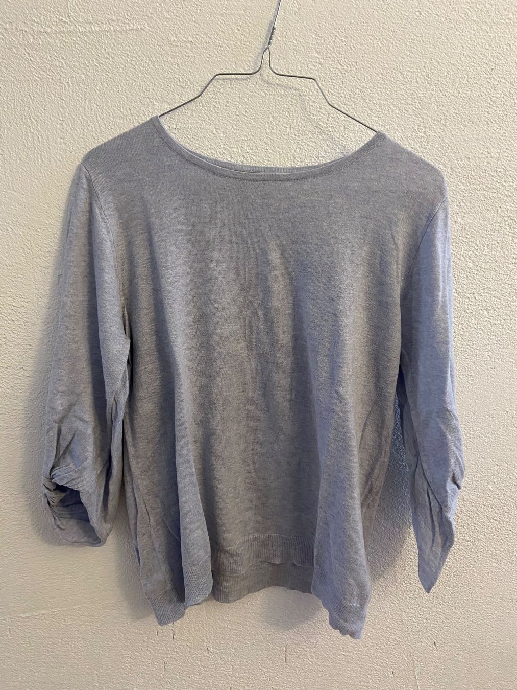 Mango Maglioni & Felpe: MANGO Pullover mit 3/4-Ärmeln hellblau  (Gr. M) – Usato da Thalwil venduto da Luninul