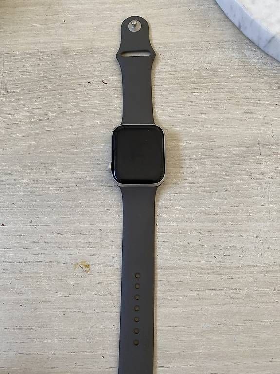 Apple Smartwatch: Apple Watch 6 comme neuve – Usato da Préverenges venduto da arn_2tcv