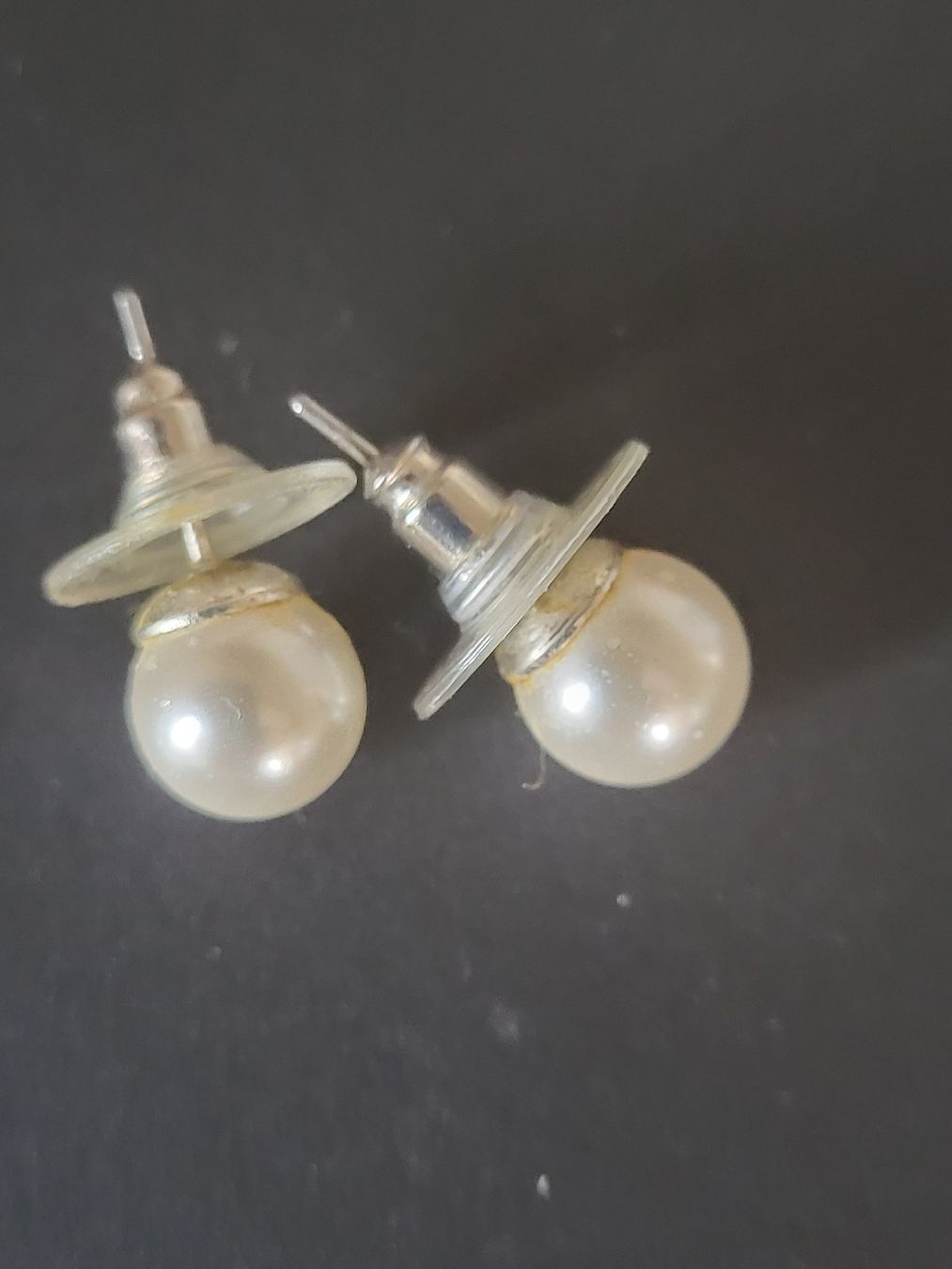 Boucles d'oreille: Ohrstecker mit "Perlen" bestückt – D'occasion à stäfa par brandy66