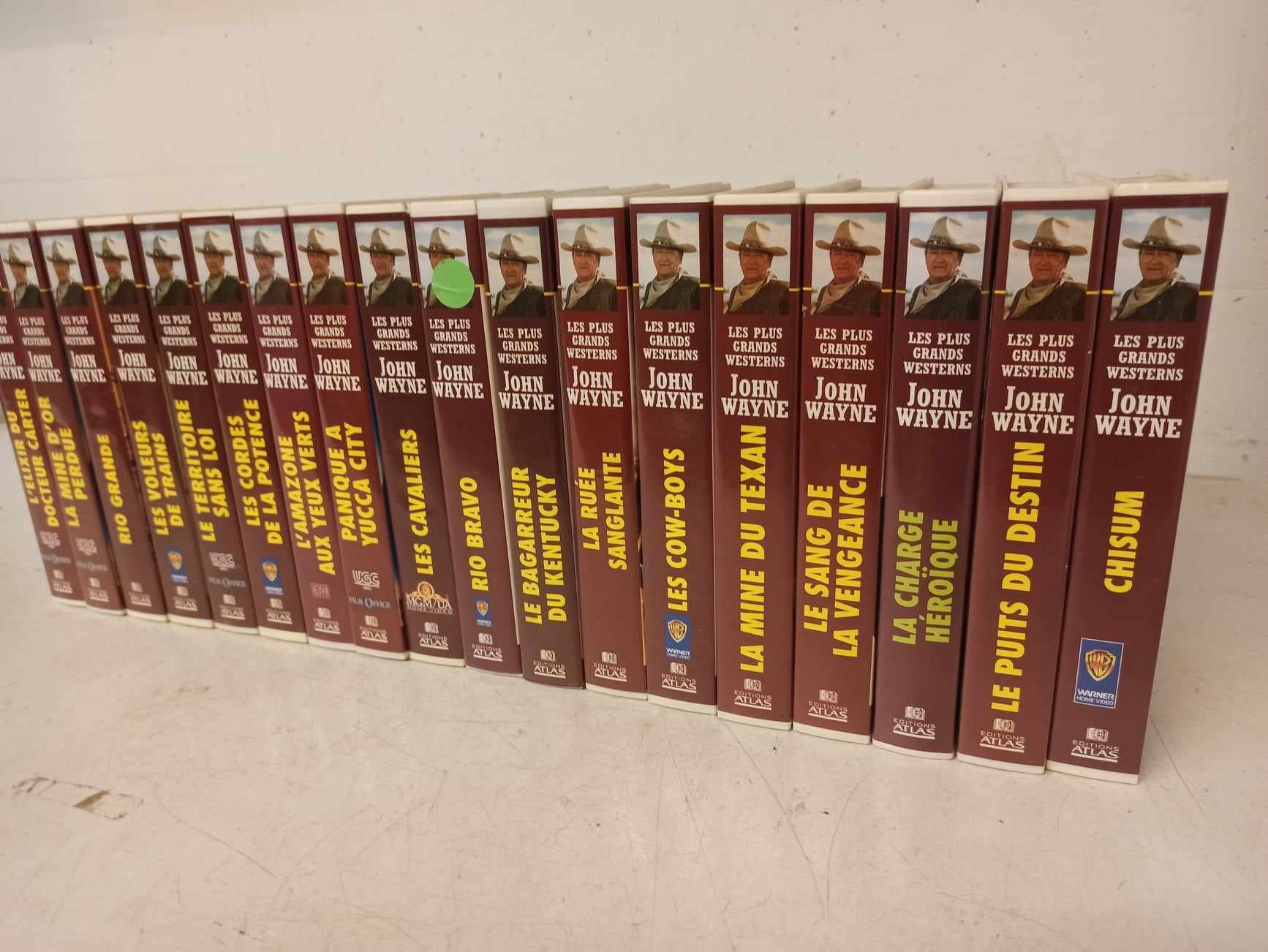 Tutti i VHS: 18 X VHS JOHN WAYNE – Usato da La Chaux-de-Fonds venduto da Emmaus2300CDF 1