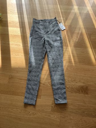 Elegante Hose mit Karomuster - neu, Gr. 36