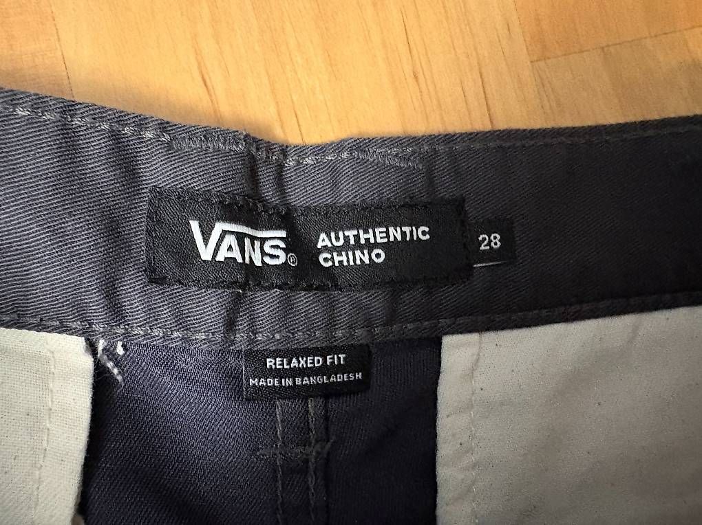 Vans Pantalons: Dunkelgraue Shorts VANS Gr. 28 – Neuf (Voir description) à Willisau par ani_gtk8 1