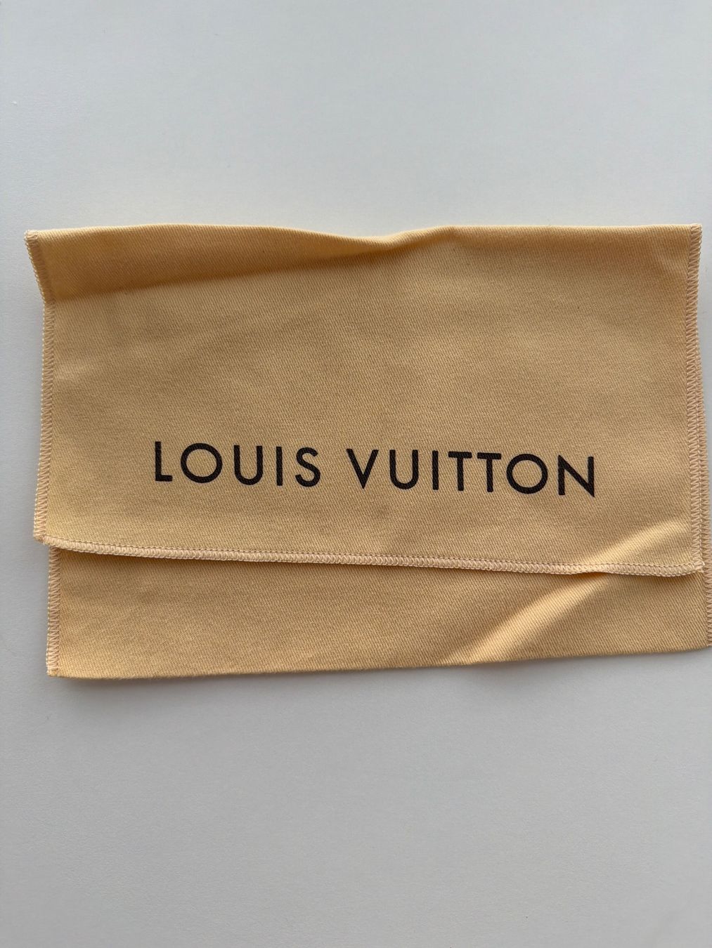 Louis Vuitton Portamonete: Louis Vuitton Geldbörse rosa Blumen – Usato da Altendorf venduto da Fabiennemay 5