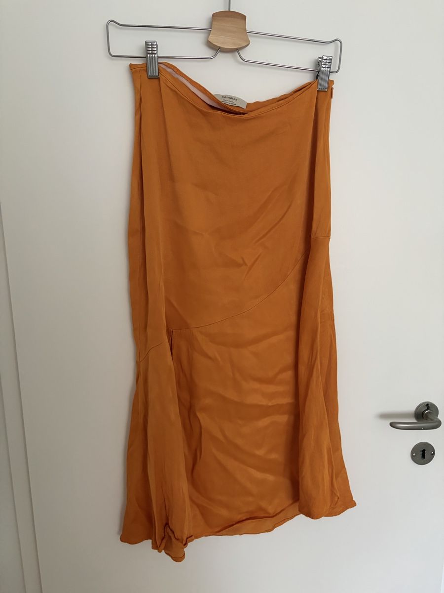 Pull&Bear Gonne: Pull&Bear orange satin Midi Skirt - Size M  – Usato da Zürich venduto da cha_l8t5