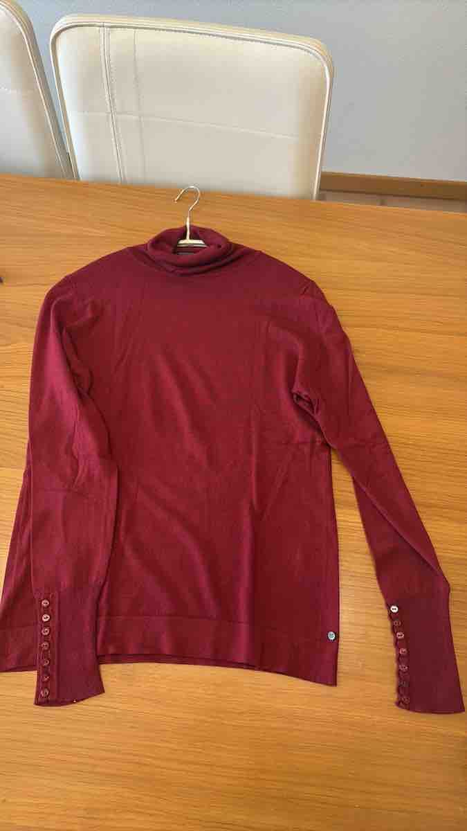 Navyboot Pulls & Sweat-shirts: Navyboot Rollkragenpullover Damen rot Grösse S – D'occasion à Winterthur par sony-6 3