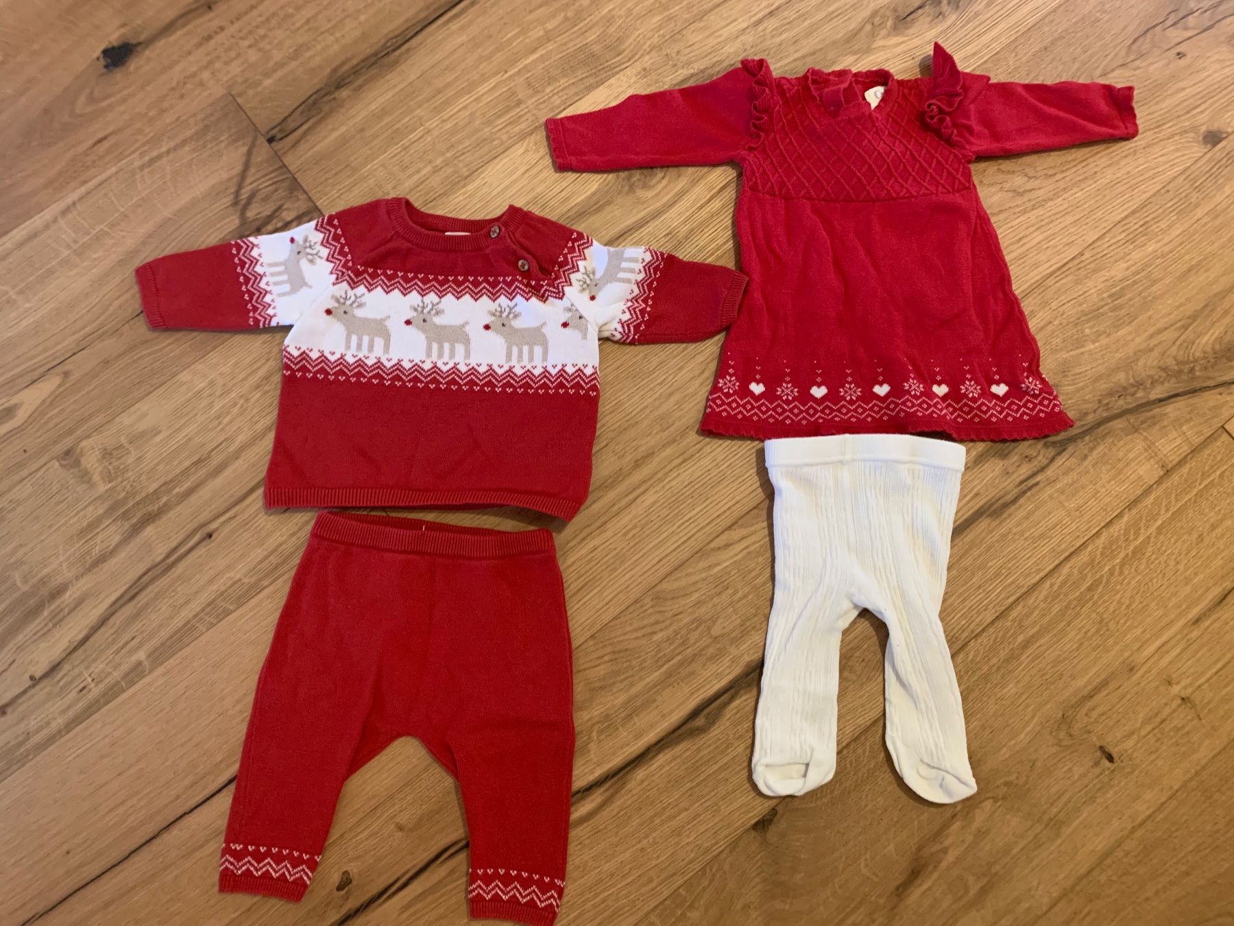 C&A Lotti & Set di vestiti: Babykleider Grösse 62 Weihnachten – Usato da Ebikon venduto da Dorfschmid