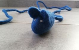 Filz Katzenspielzeug Maus Blau mit langem Schwanz 1.5 m
