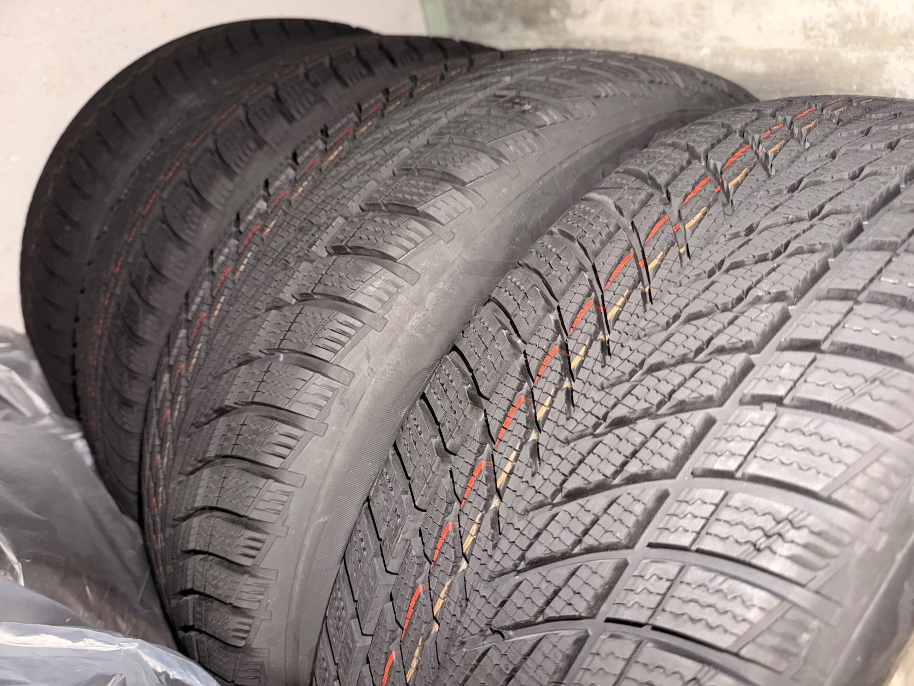 Volvo Pneumatici & Ruote complete: Räder Volvo V50 – Usato da Turtmann venduto da nic_szs2 4