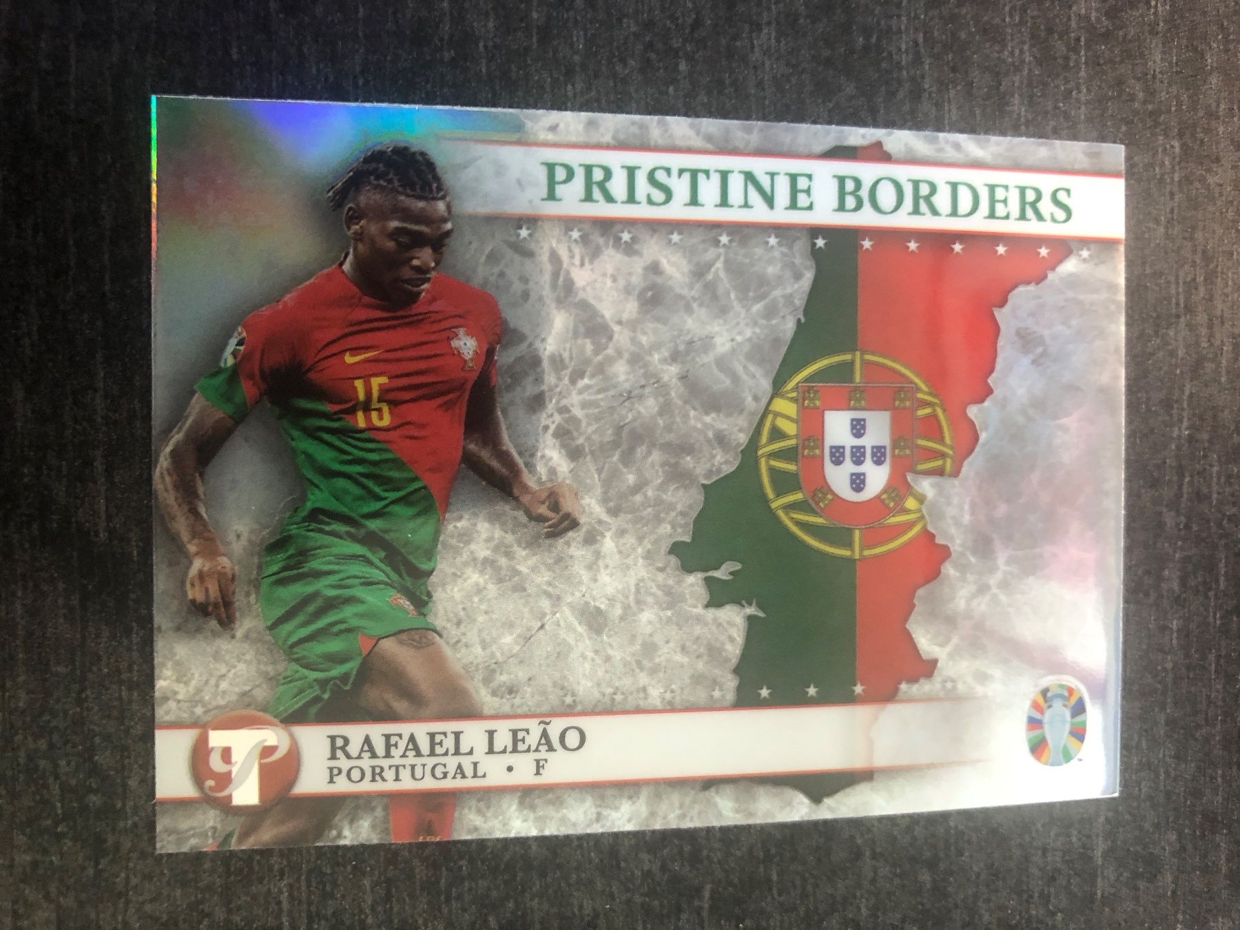 Topps Carte collezionabili: Topps Pristine Borders Rafael Leao Portugal – Usato da Wangenried venduto da Garagara