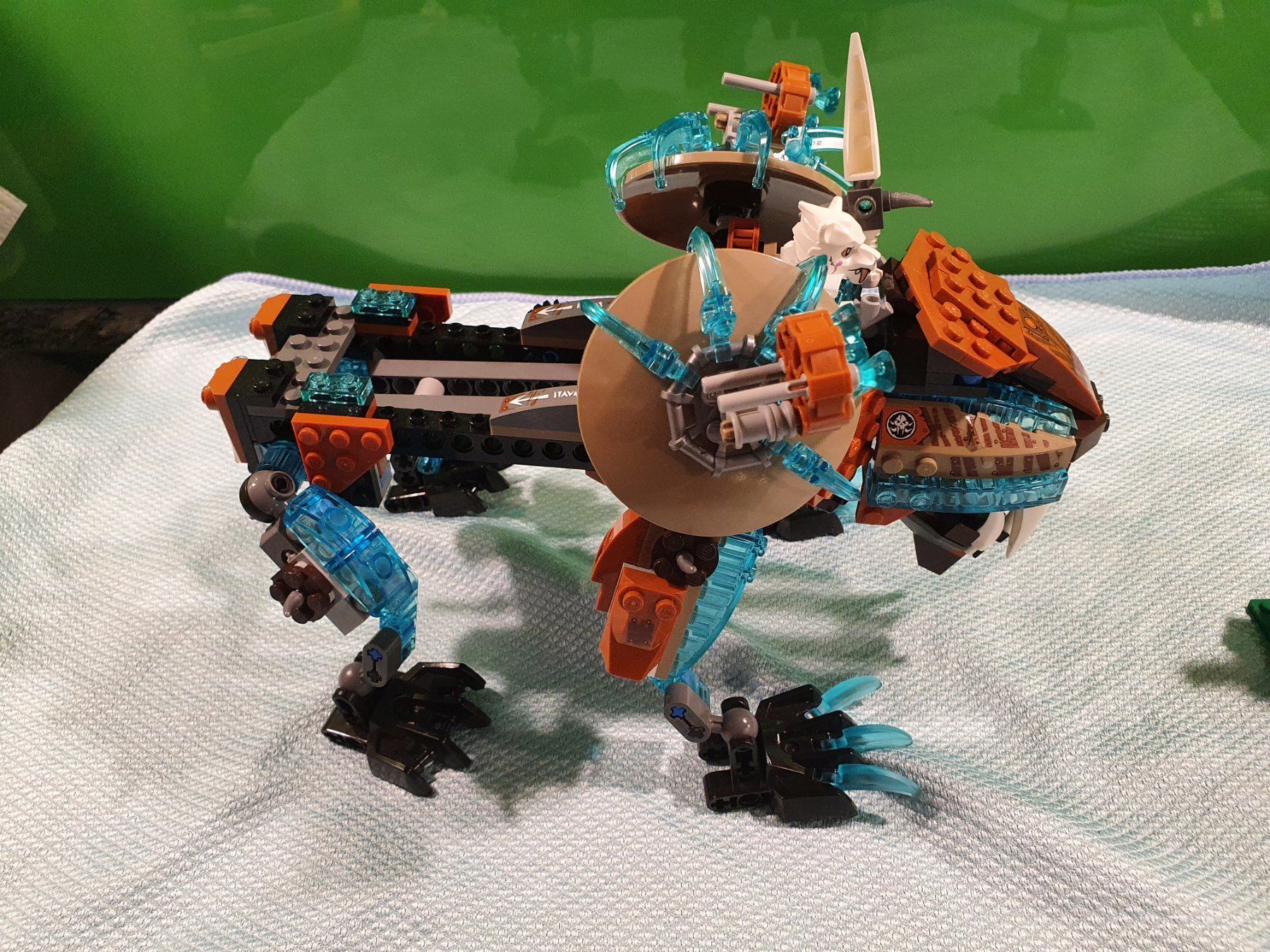 Lego Spielzeuge: Lego Chima 70143 - Säbelzahnroboter – Gebraucht aus Mettmenstetten von Espoirco1 3