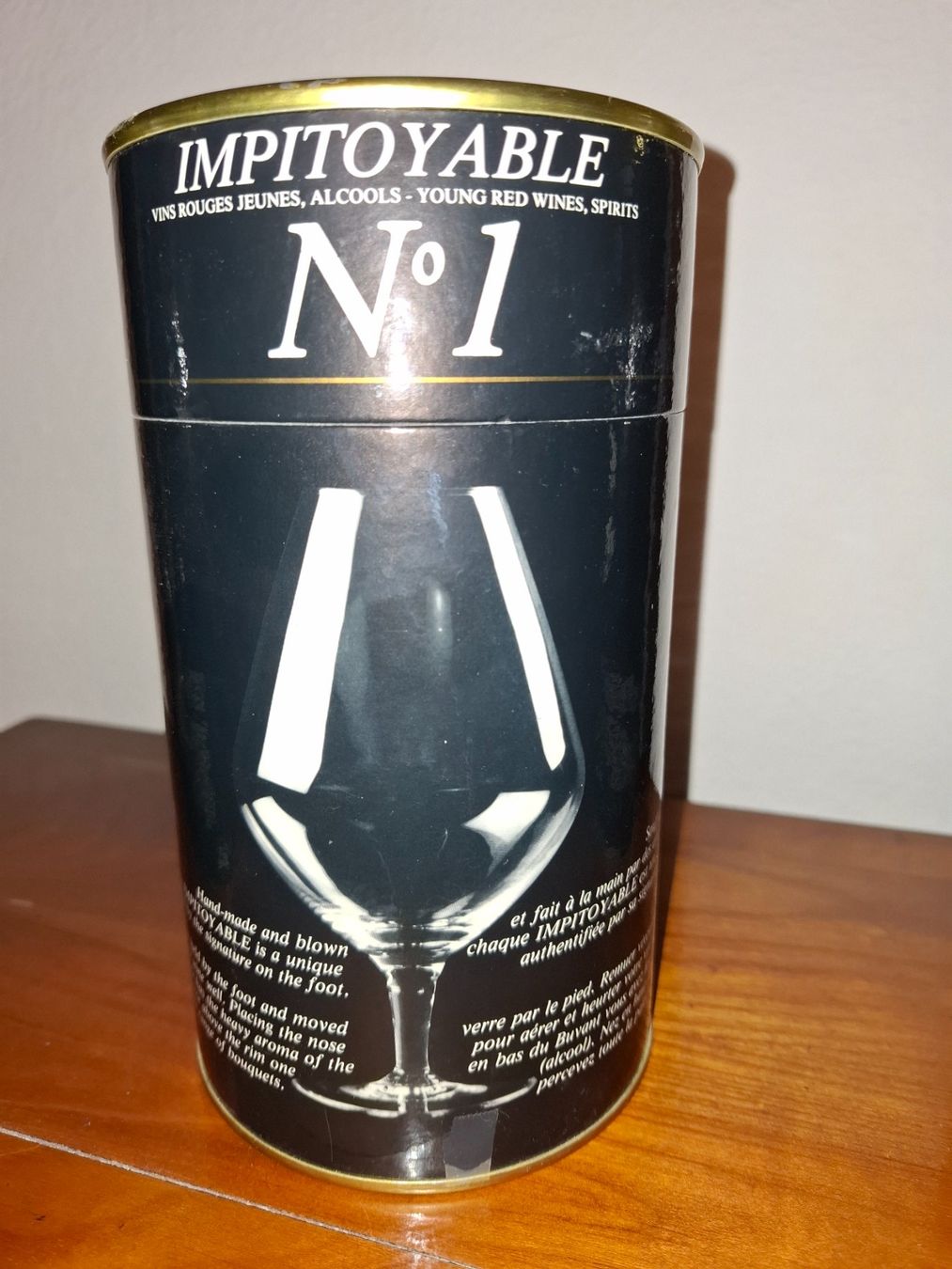 Bicchieri: Verres Impitoyables, les multiplicateurs de plaisir – Usato da Lausanne venduto da helvetien123 4
