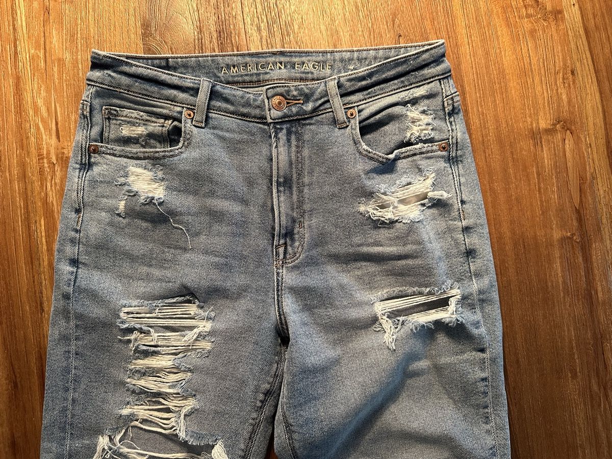 American Eagle Jeans: American Eagle Mom Jeans, destroyed, Top Zustand! – Neu (gemäss Beschreibung) aus Altendorf von Eastwick4 2
