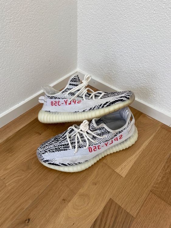 Adidas Scarpe da uomo: Yeezy Boost 350 V2 Zebra Grösse 43 2/3 – Usato da St. Gallen venduto da Moe96