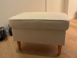 Hocker mit Holzfüssen - beige