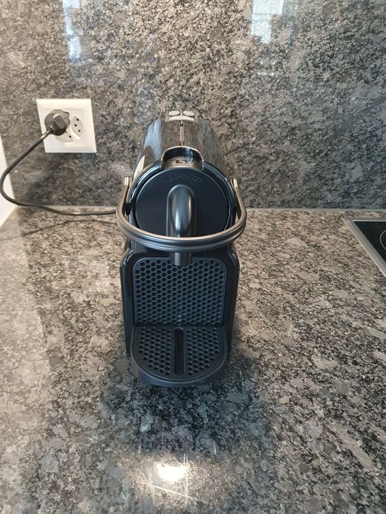 Nespresso Inissia Black & Descaling Kit & 10x Capsules Acheter sur