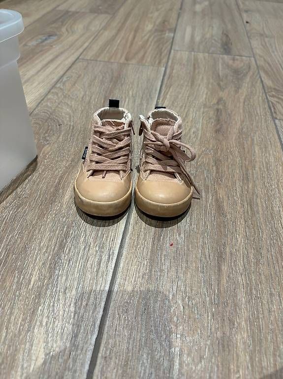 Schuhe für Jungen: Minni mous schuhe – Gebraucht aus Hunzenschwil von del_hzv7 1