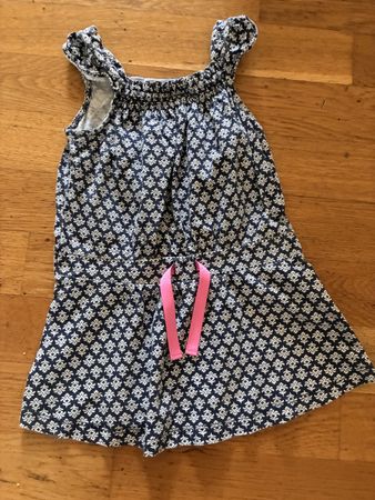 Schönes Kleid Gr. 104,  Carters