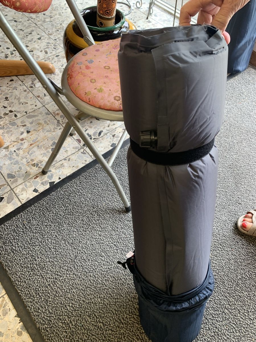 Matelas: 2 LUFTMATRATZEN OUTDOOR – D'occasion à Ittigen par Aida99